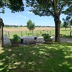 A La Campagne De 2 A 12 Pers Ferienhaus