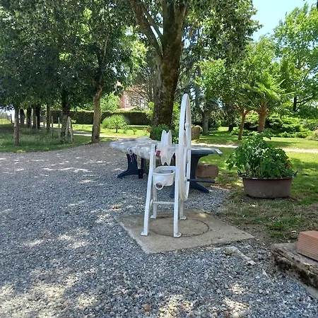 A La Campagne De 2 A 12 Pers