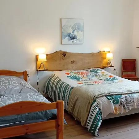 A La Campagne De 2 A 12 Pers *